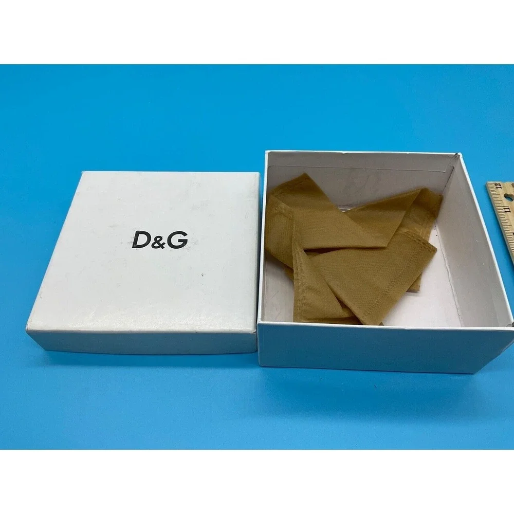 D&G White Gift Box 5x5x2 with Dust Cover Authentic SEE IMAGES BOX ONLY Luxury